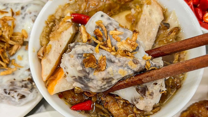 lam-banh-cuon-bang-noi-com-dien-1
