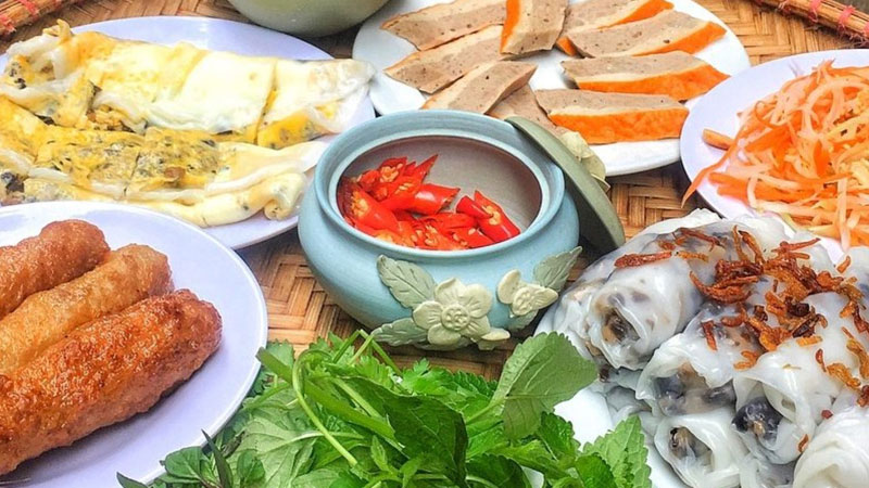 lam-banh-cuon-bang-noi-com-dien-3