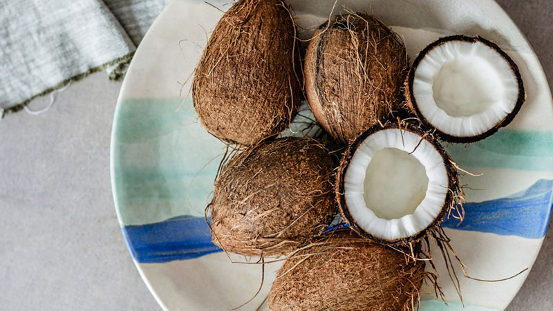 lam-nuoc-cot-dua-bang-may-ep-cham-1