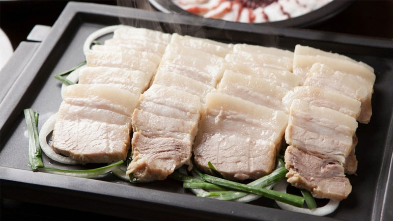 luoc-thit-bang-noi-com-dien-4