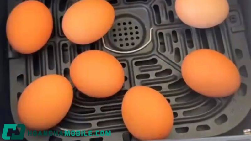 trứng sau khi làm chín bằng nồi chiên không dầu