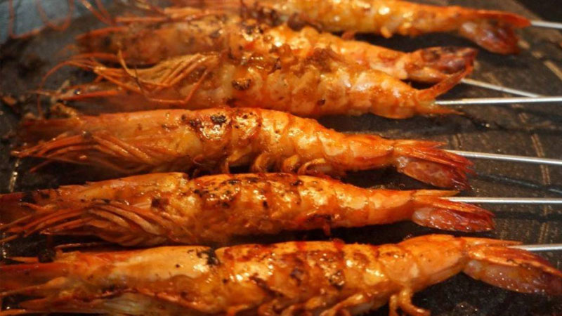 nuong-tom-bang-lo-nuong-2