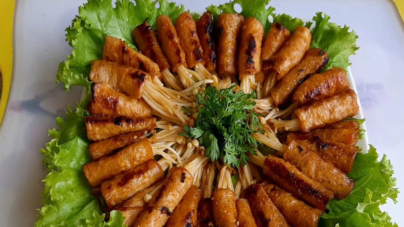 thit-bo-cuon-nam-kim-cham-noi-chien-khong-dau-1